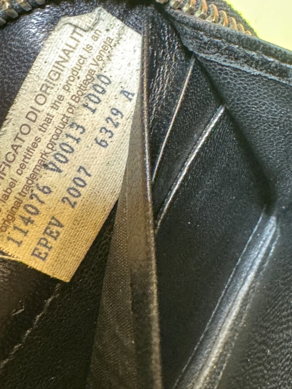 Bottega Veneta Black Leather Zip Wallet with Interior Card Slots - Picture 6 of 12